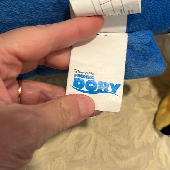 Disney Pixar Finding Dory-Dory Size 22” - Picture 5 of 6